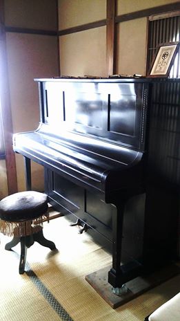 築100年のお屋敷 -ピアノ-