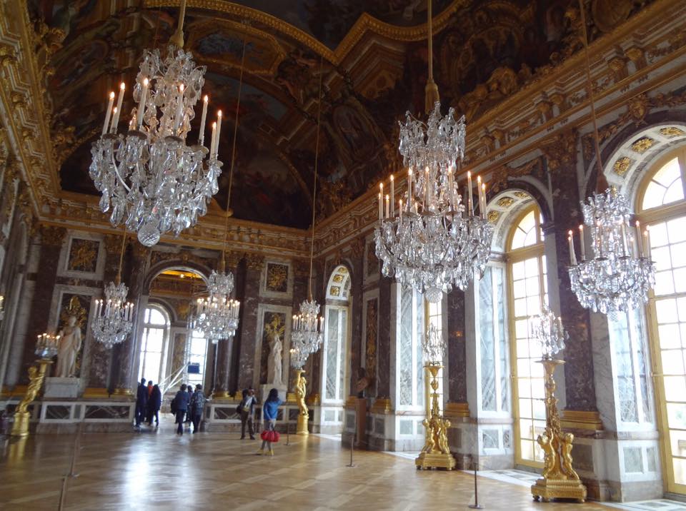 フランス国旗の三色は均等割じゃないらしい